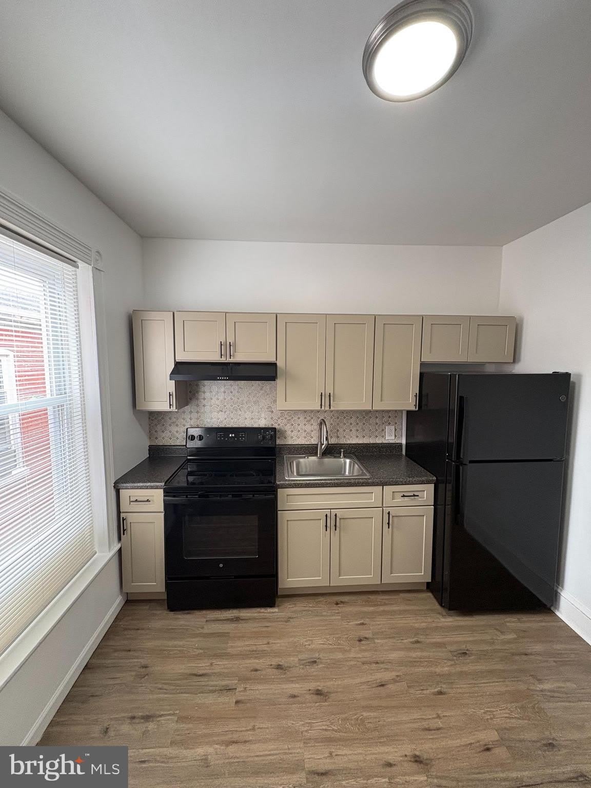 1372 PERKIOMEN Avenue – photo 3