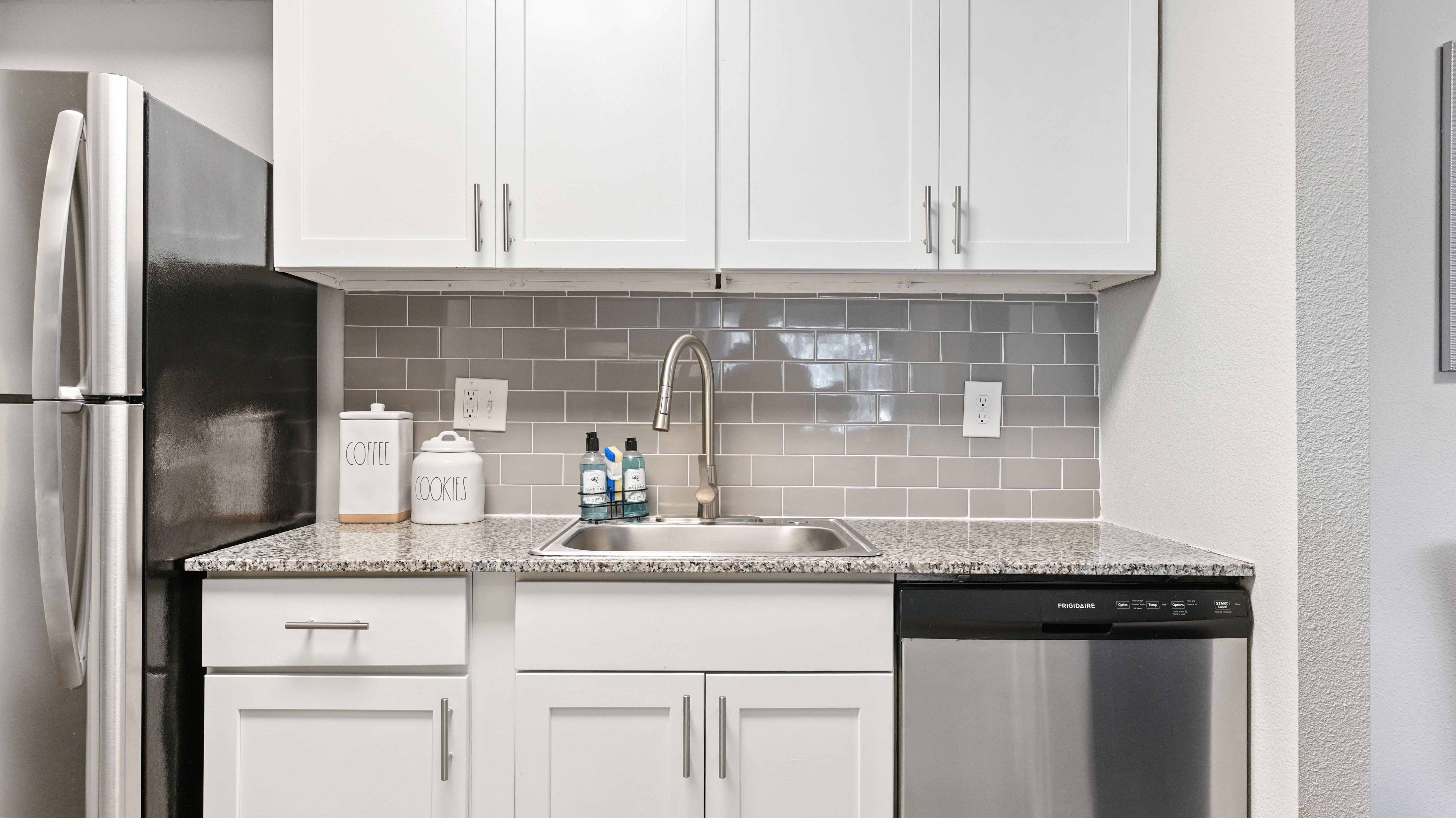 The Broadway Apartment Homes – photo 3