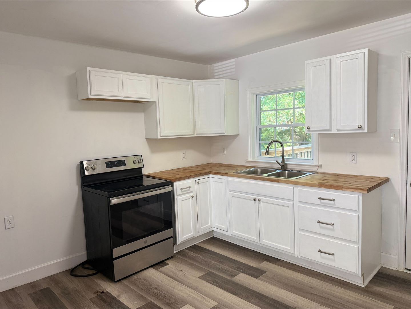 READY TO MOVE IN!! – photo 5