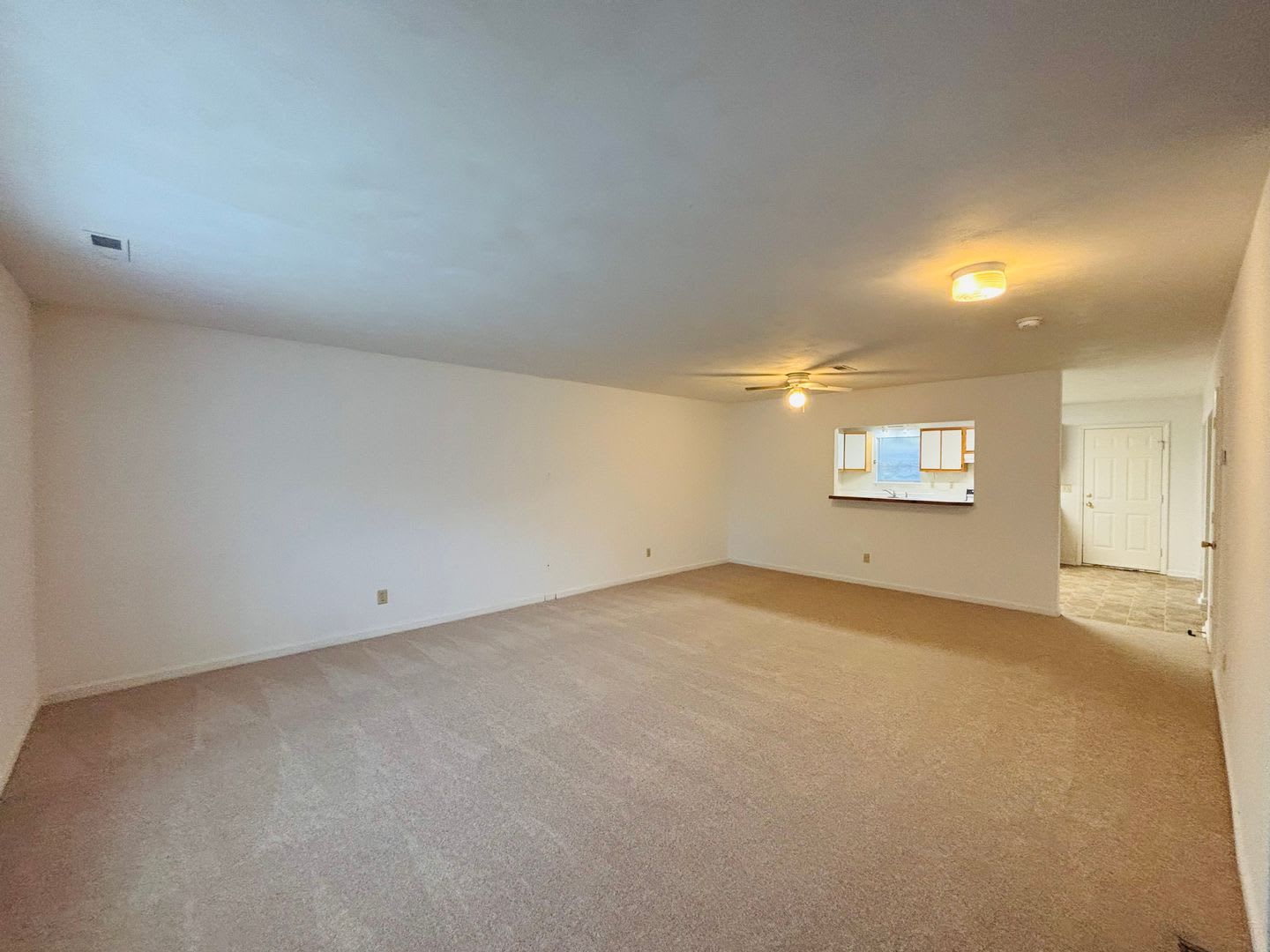 4 Bedroom 2.5 Bath Townhouse – photo 2