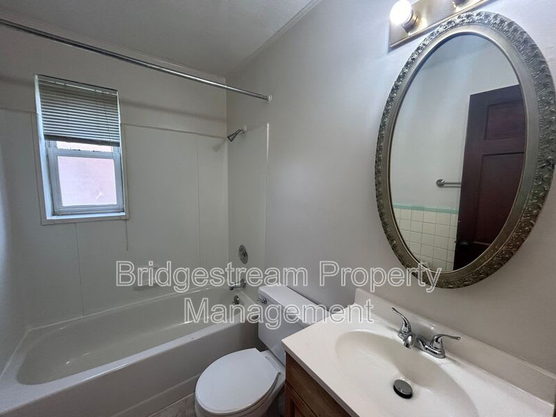 1549 Old Lane Avenue – photo 5