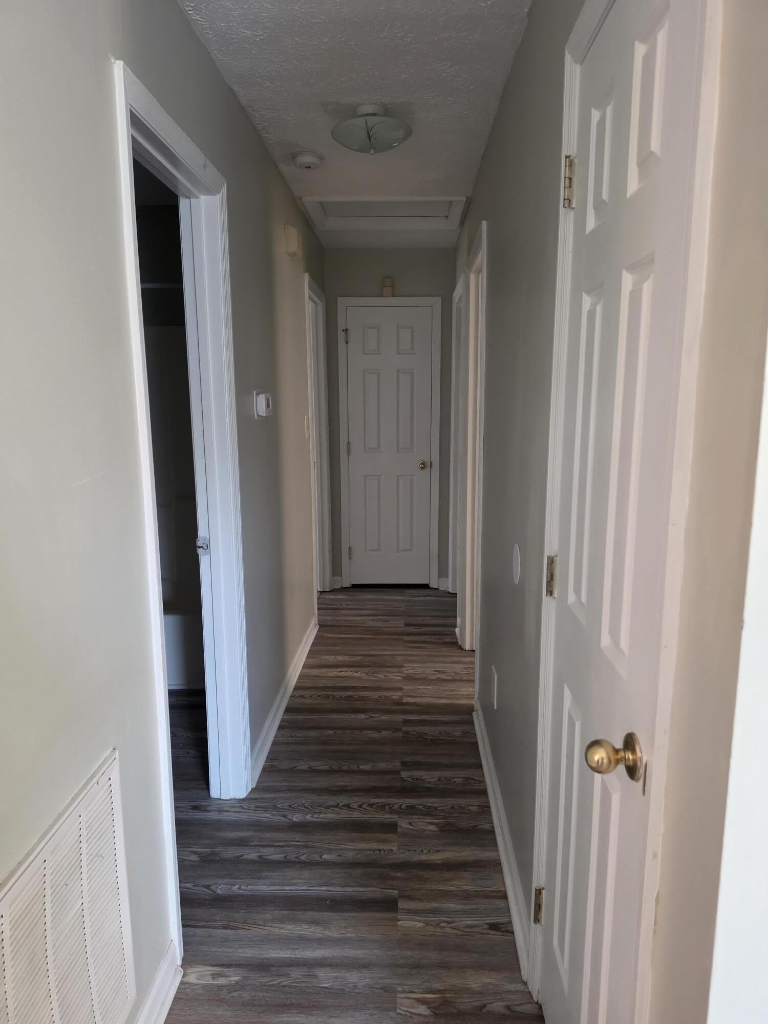 2592 Woodhill Drive – photo 5
