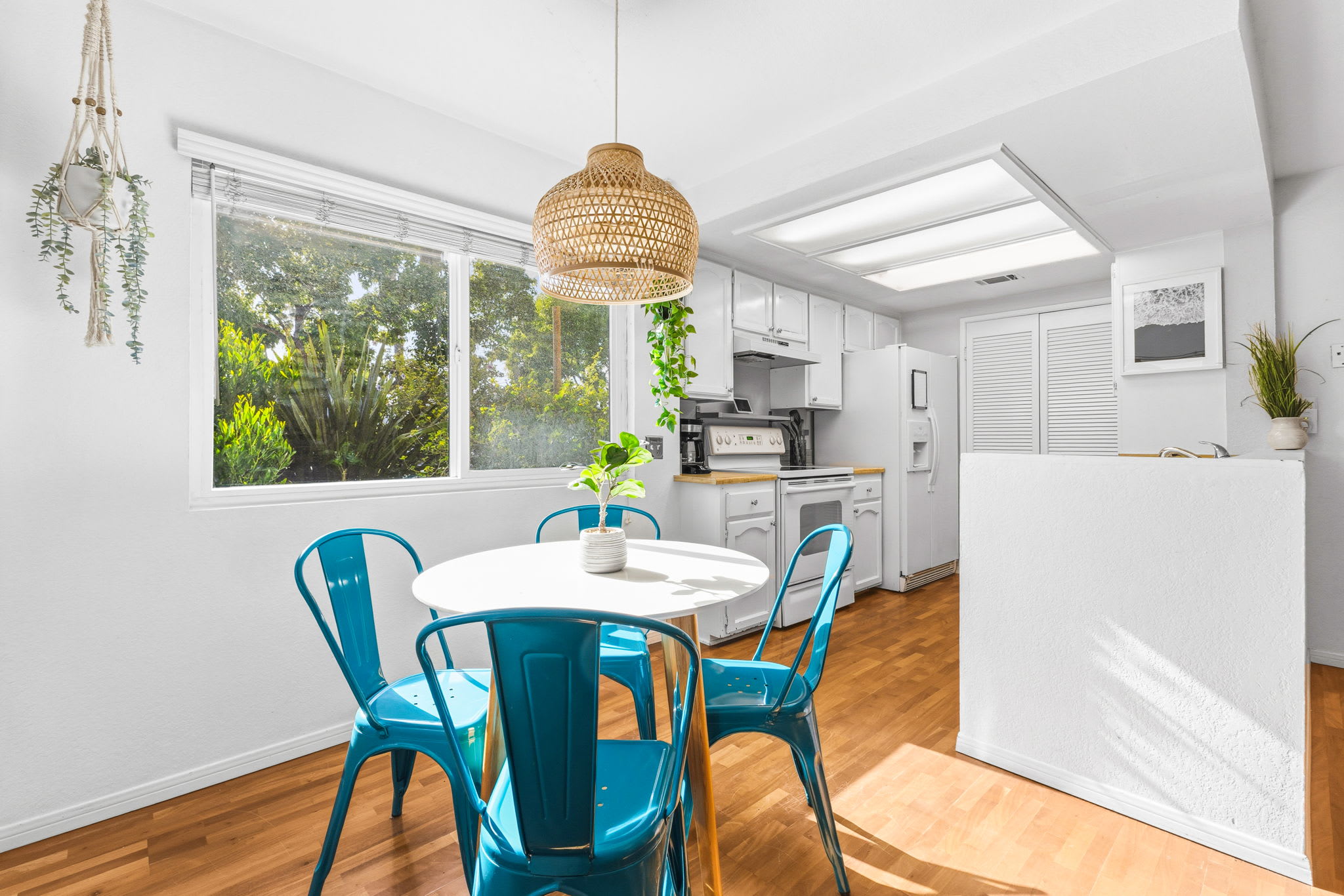 4666 Mission Ave – photo 3