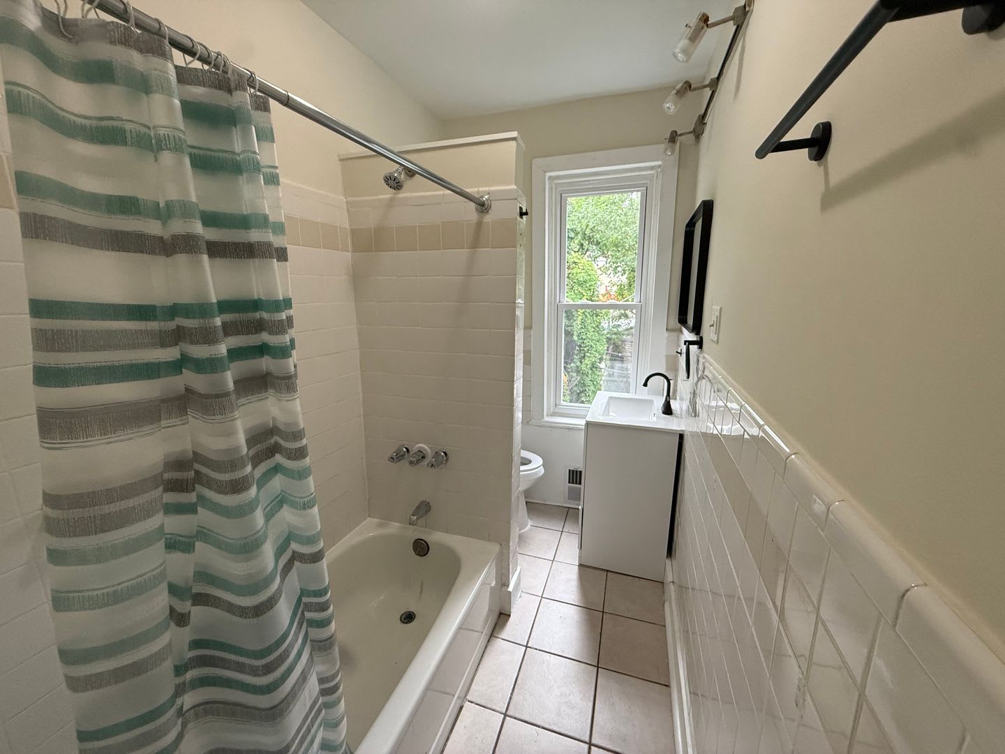 Large Home – photo 2