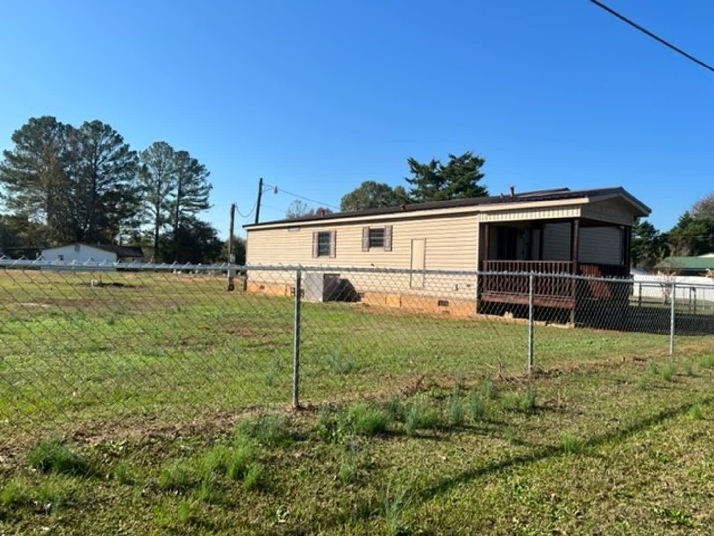 3 Bed 2 Bath Available Now! – photo 2