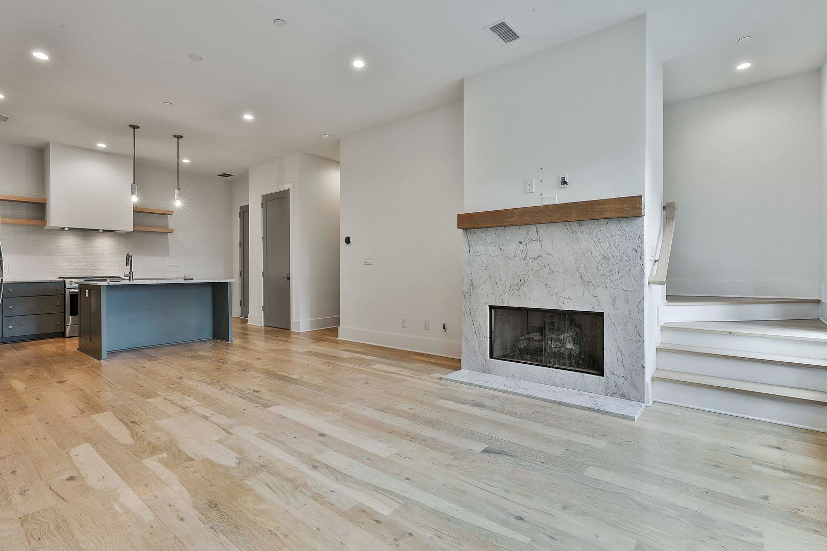 3Bd Trilith Townhome With 2 Car Garage – photo 3