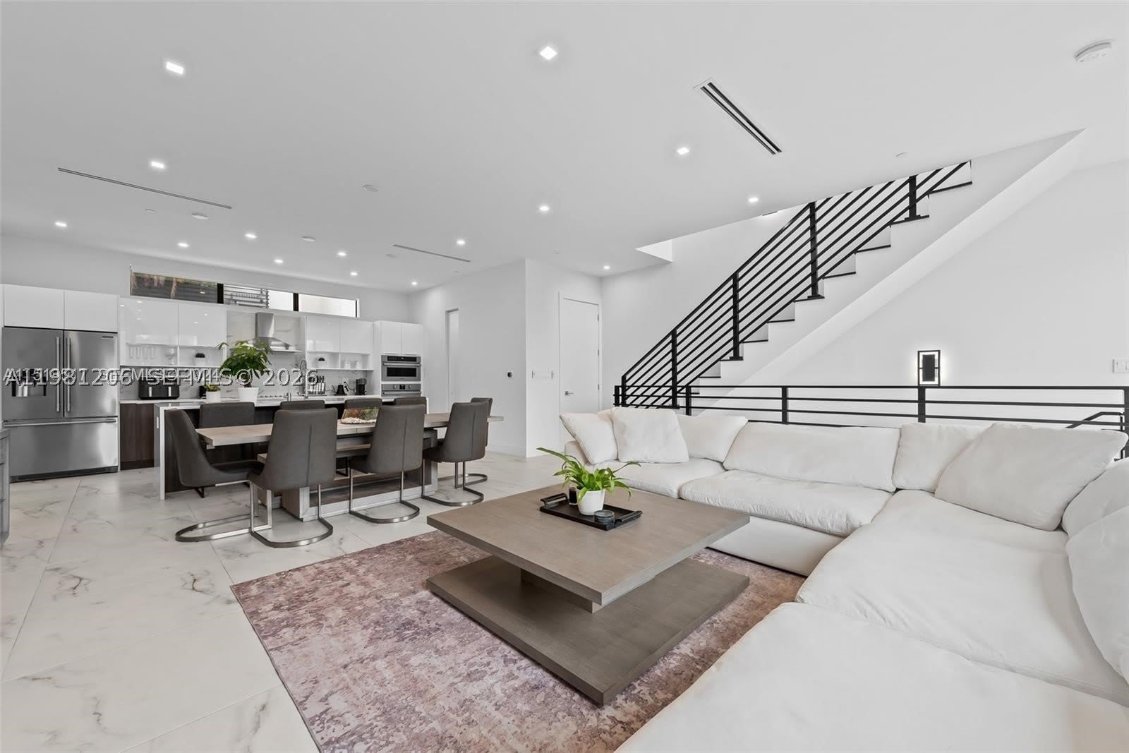 1056 N Victoria Park Rd – photo 5