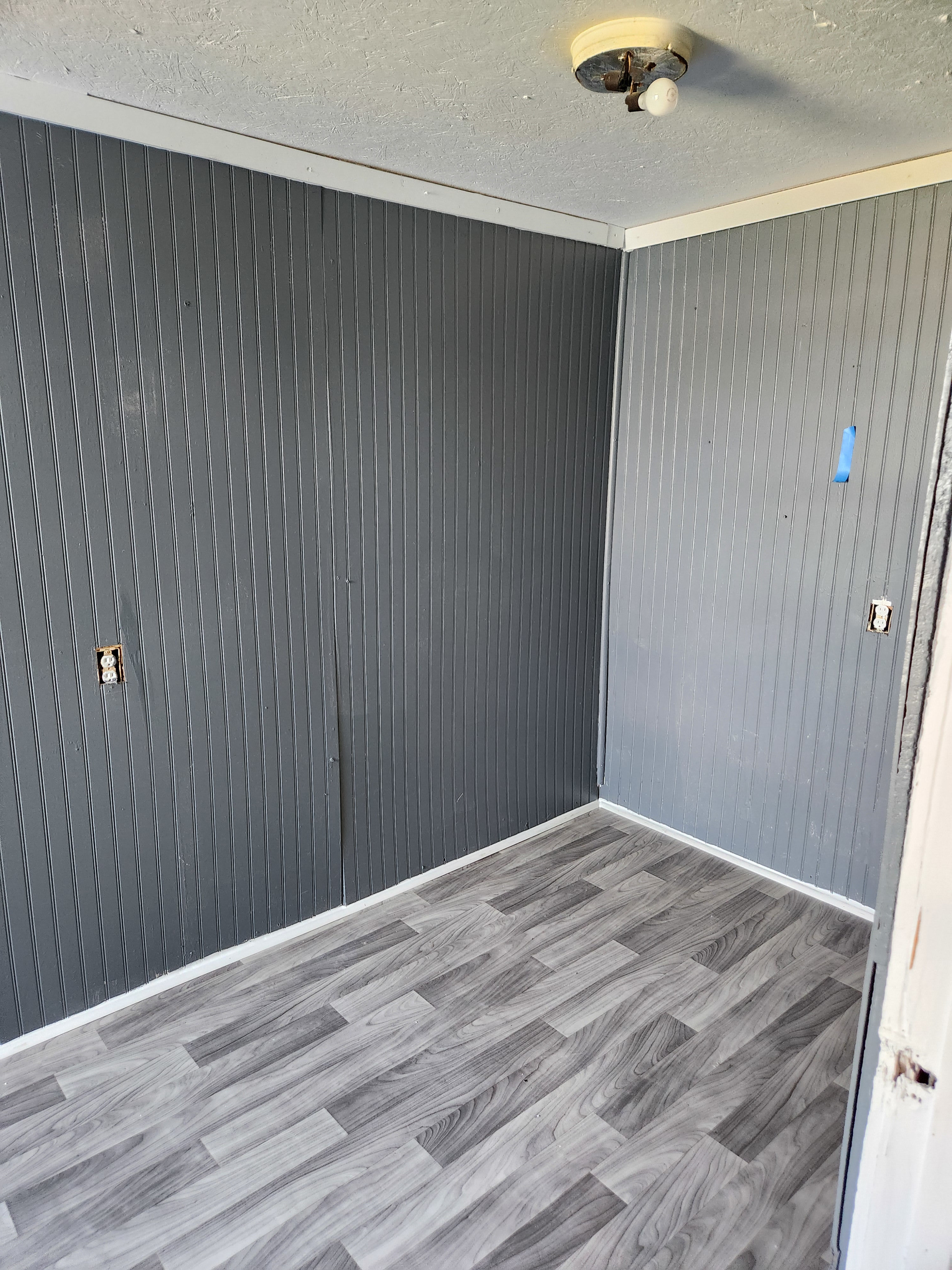 823 Burke Ave – photo 1