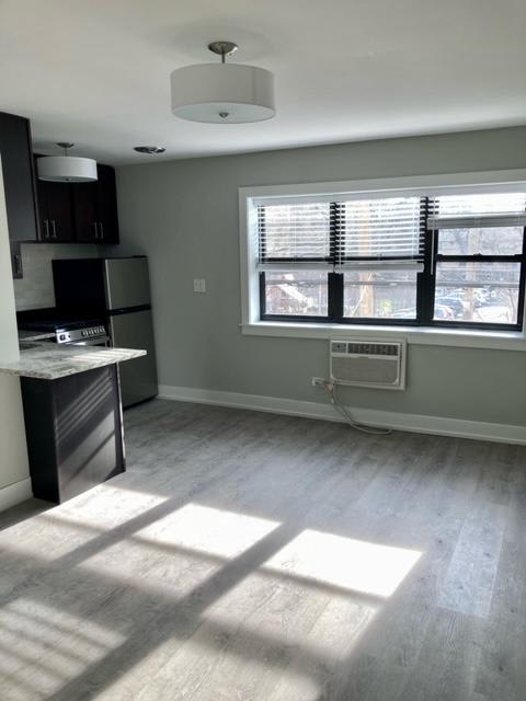 447 W Barry Ave – photo 2