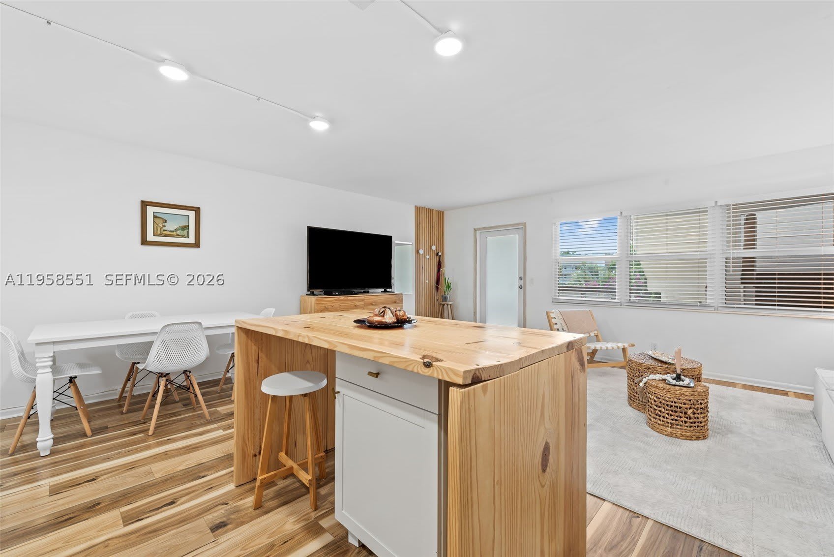 2130 Cambridge F – photo 3