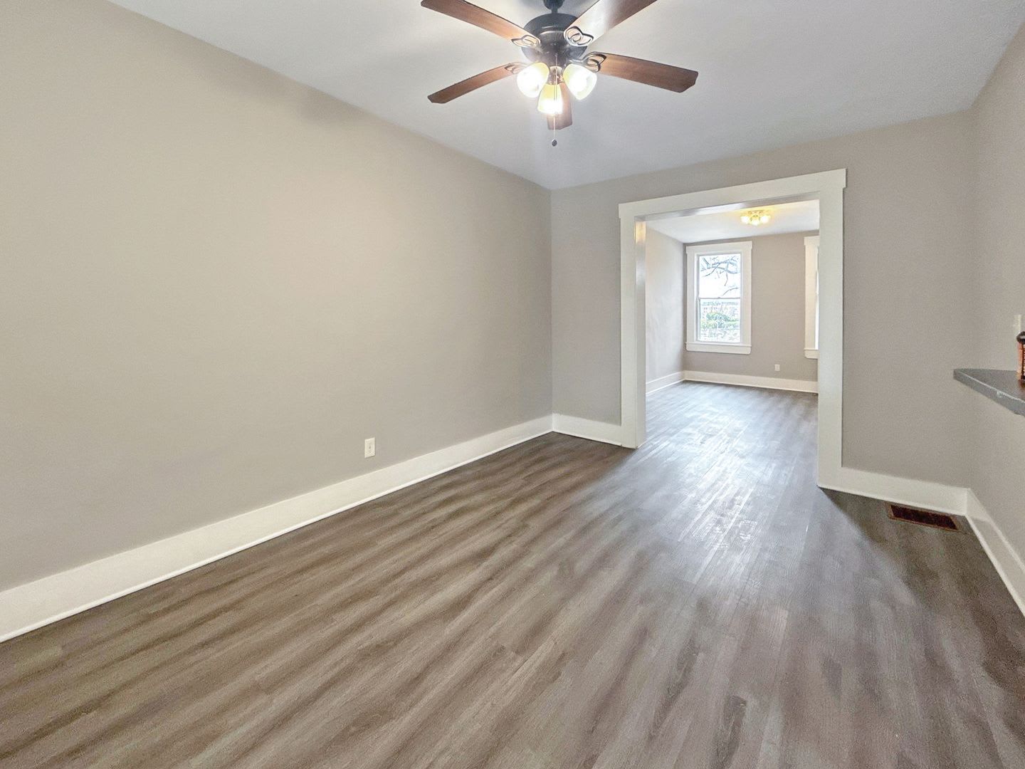 Extended Offer Move In This August Get 500 Off Modern Finishes In Unit Laundry Bright Living Spaces – photo 5