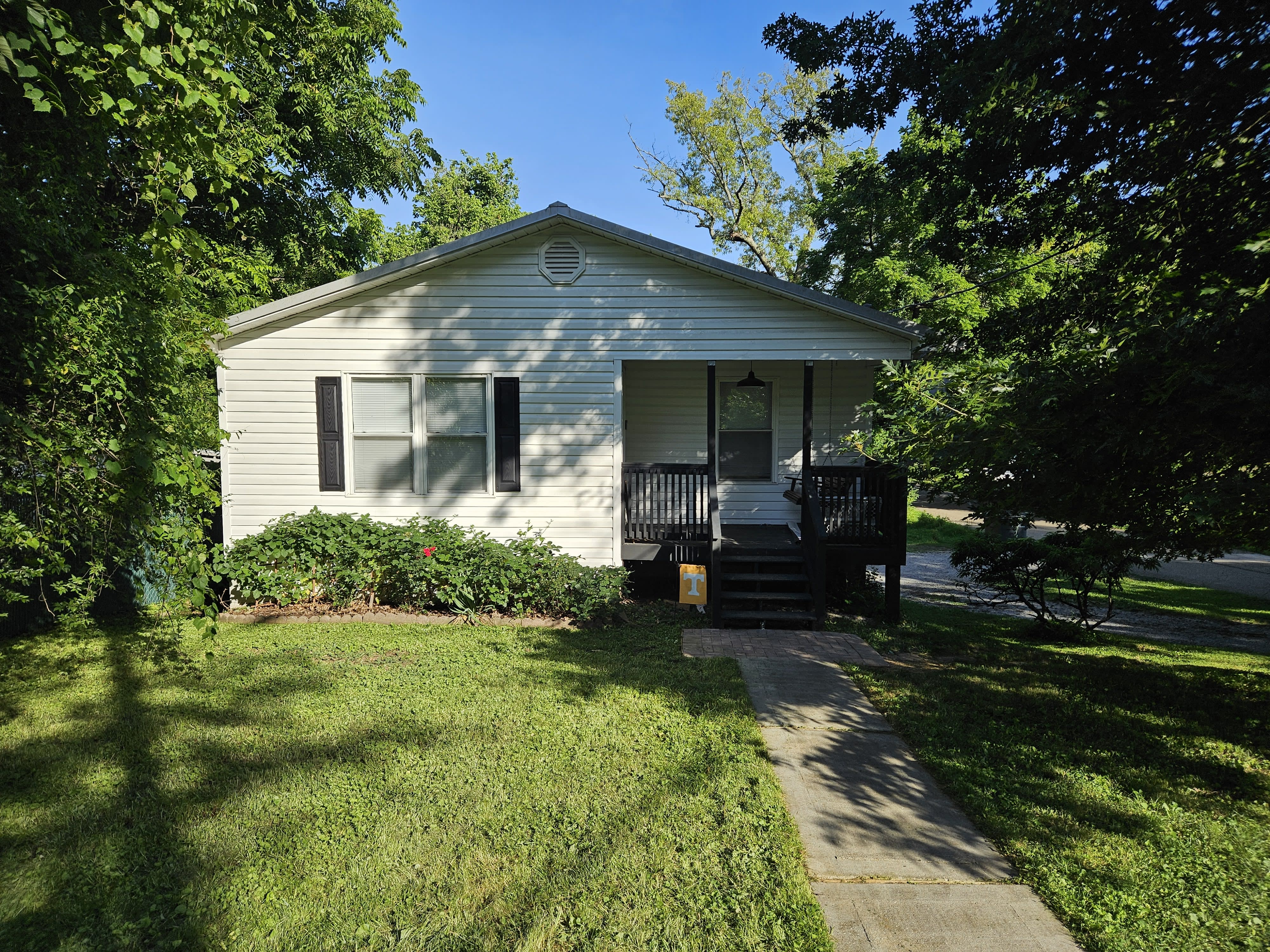 306 Avenue B – photo 1