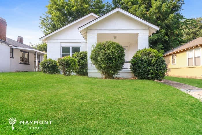1592 Southern Avenue – photo 1
