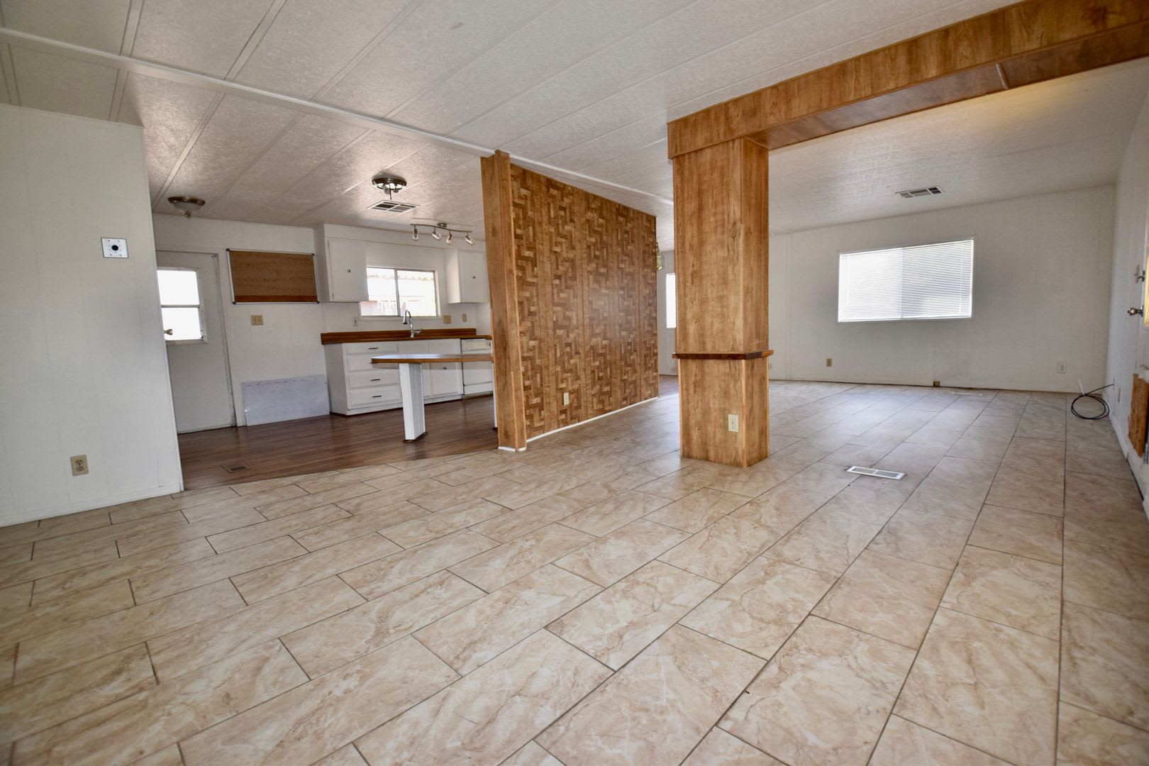 3 bed 2 bath Mesa home in a quiet neighborhood! – photo 5