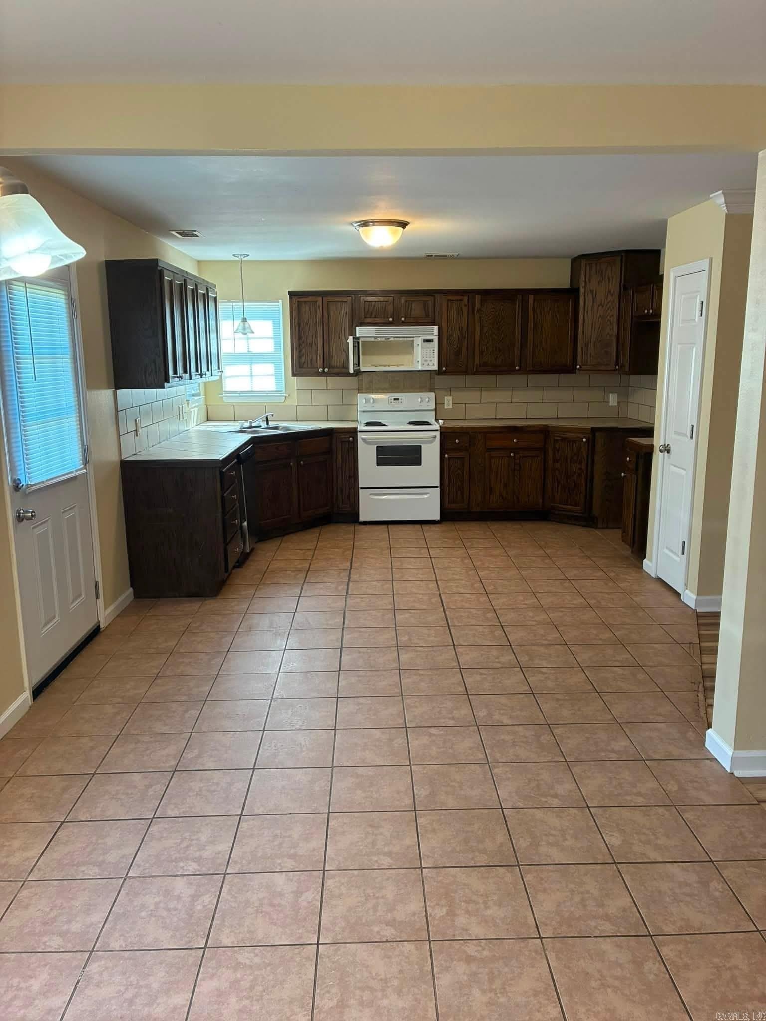 2408 Pleasant Forest – photo 3