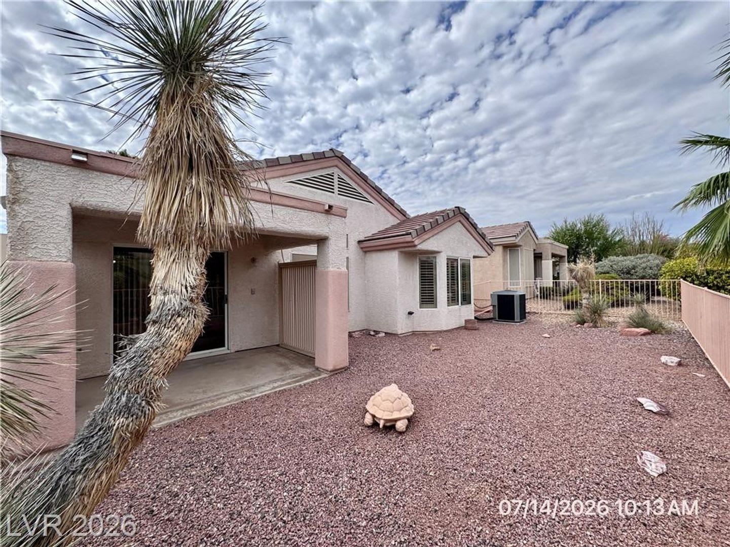 Beautiful 55+ Home with Vaulted Ceilings & Stainless Steel Kitchen – photo 5