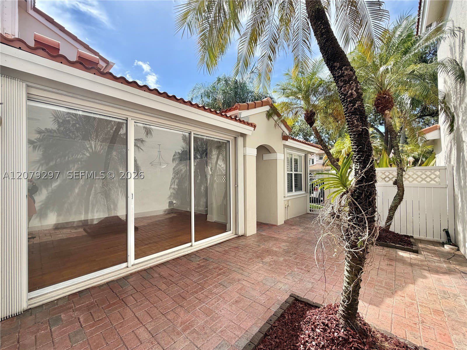 1135 Cliffrose St – photo 3