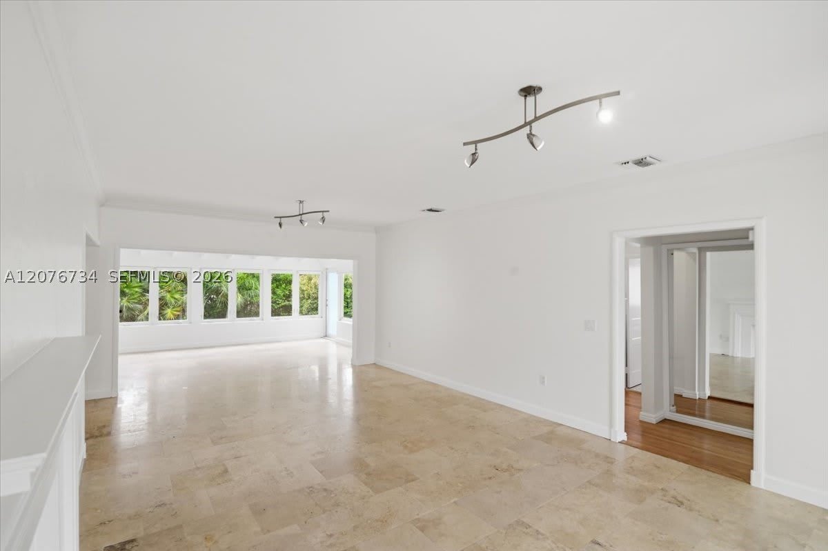 8975 Froude Ave – photo 4