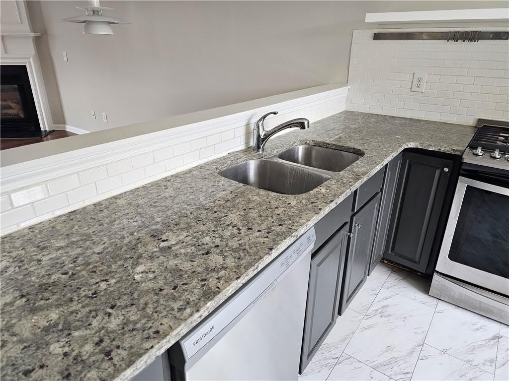 1021 Thornborough Drive – photo 4