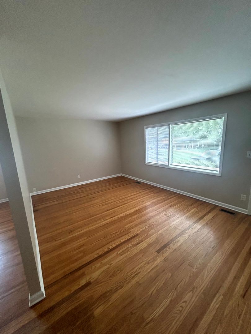 Beautiful 3-Bed Home in Prime Jeffersontown Location! – photo 2