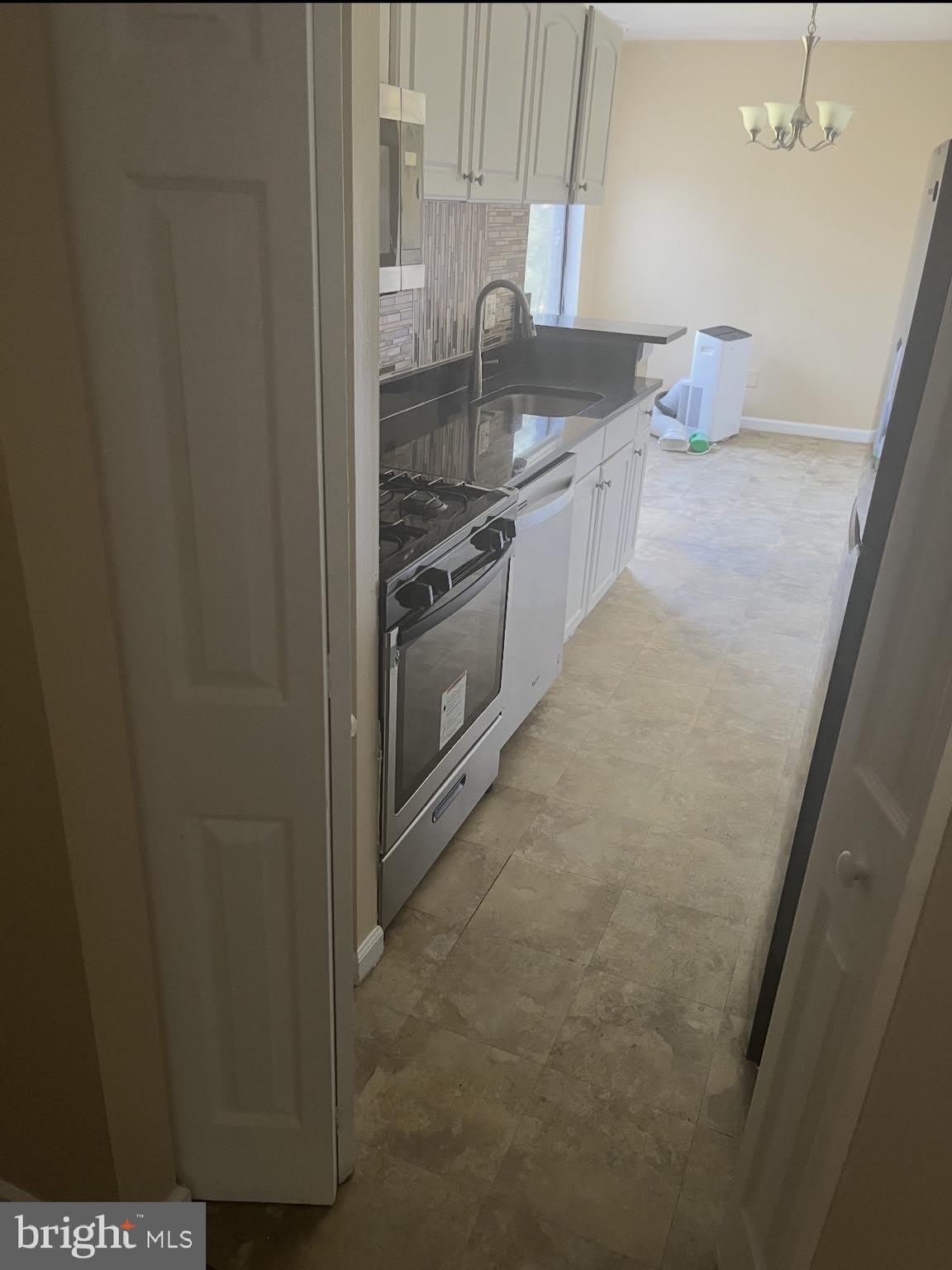 11218 CHERRY HILL Road – photo 2