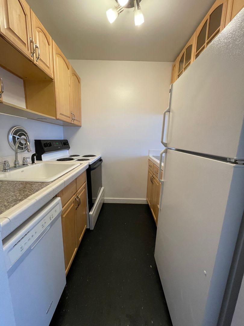 Bellevue Manor Apartments – photo 2