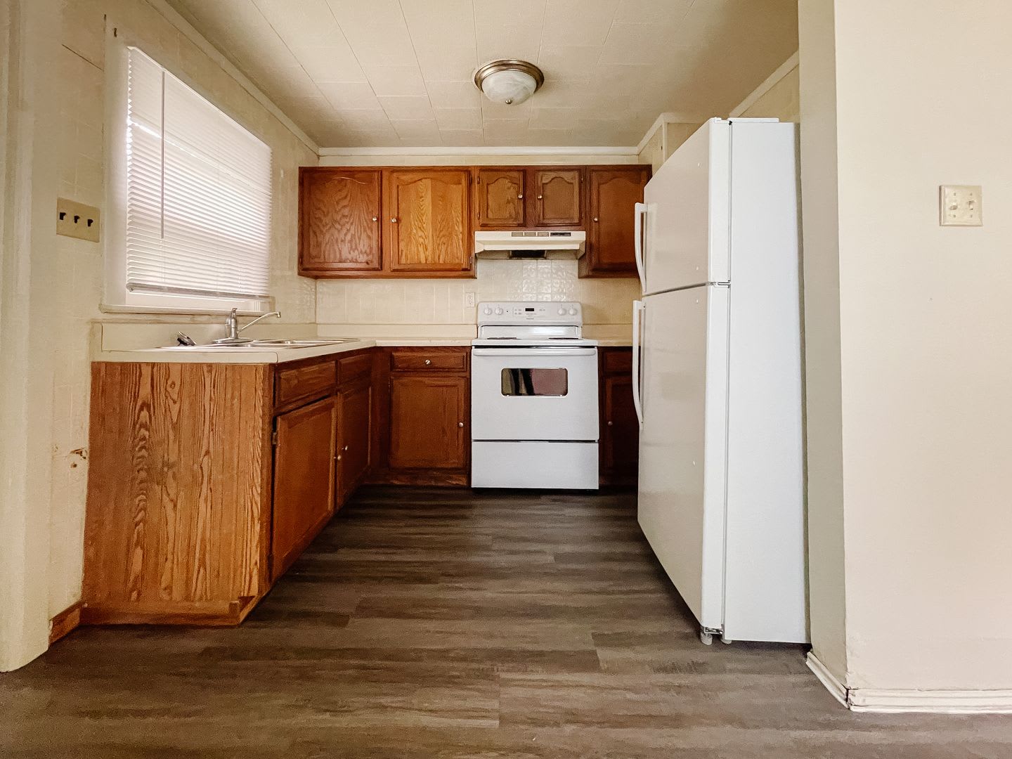 810 S Luick – photo 1