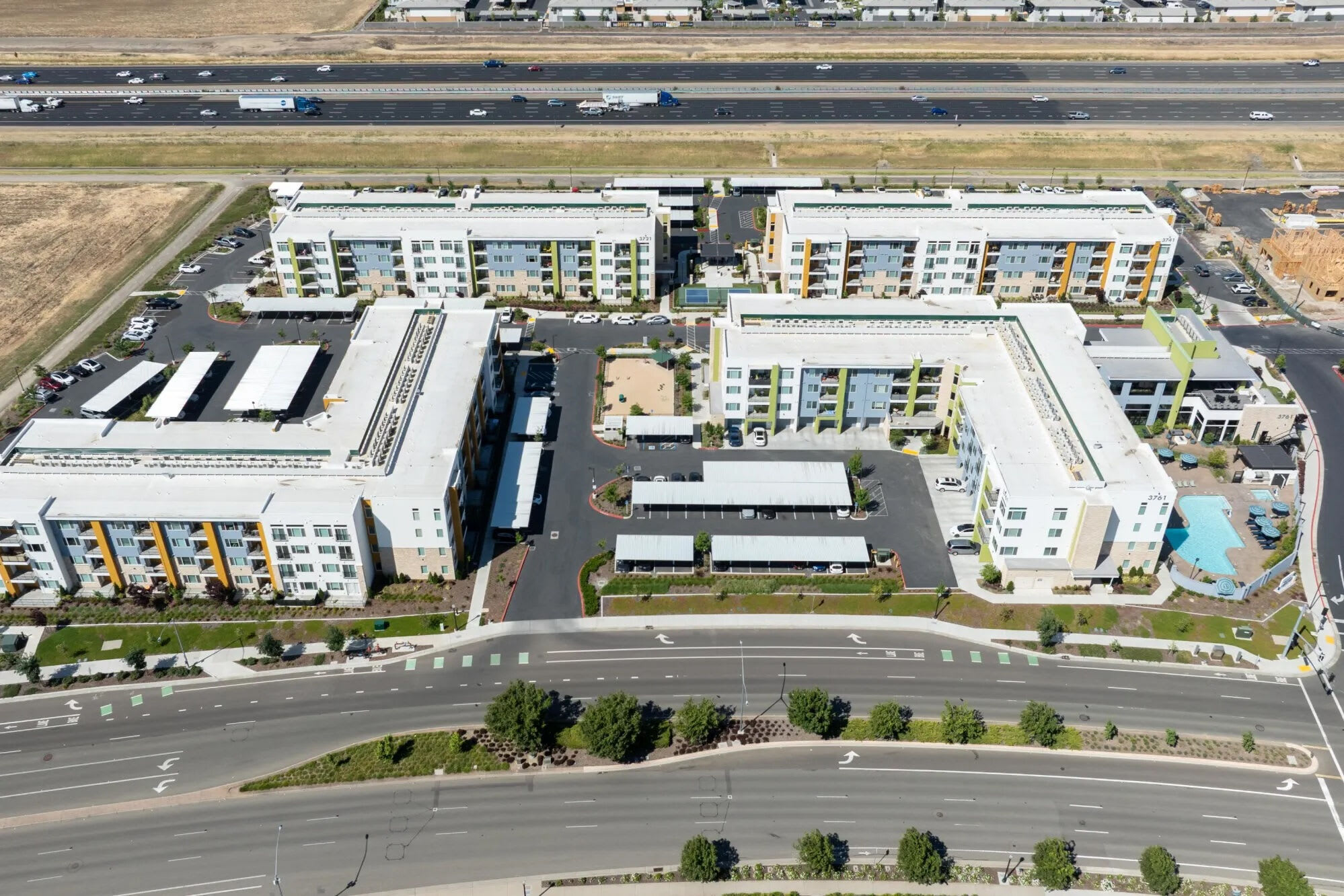 Zeta Apartments – photo 2