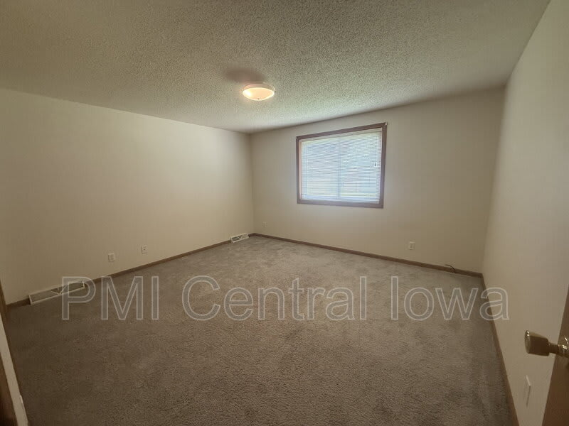 2709 1st Ave – photo 4