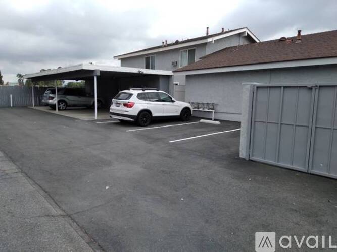 4930 Liverpool Street – photo 2