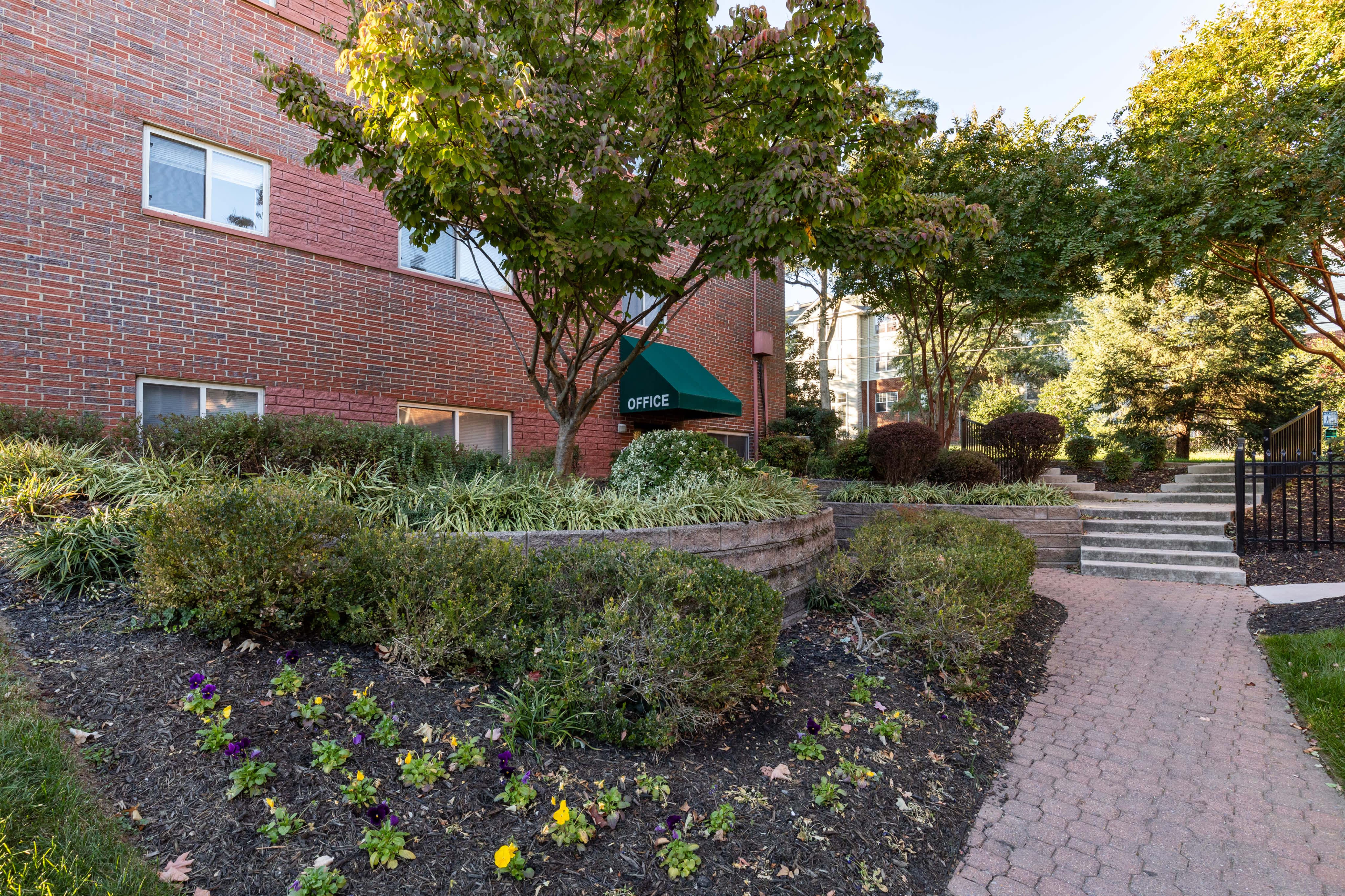 Walker Manor – photo 1