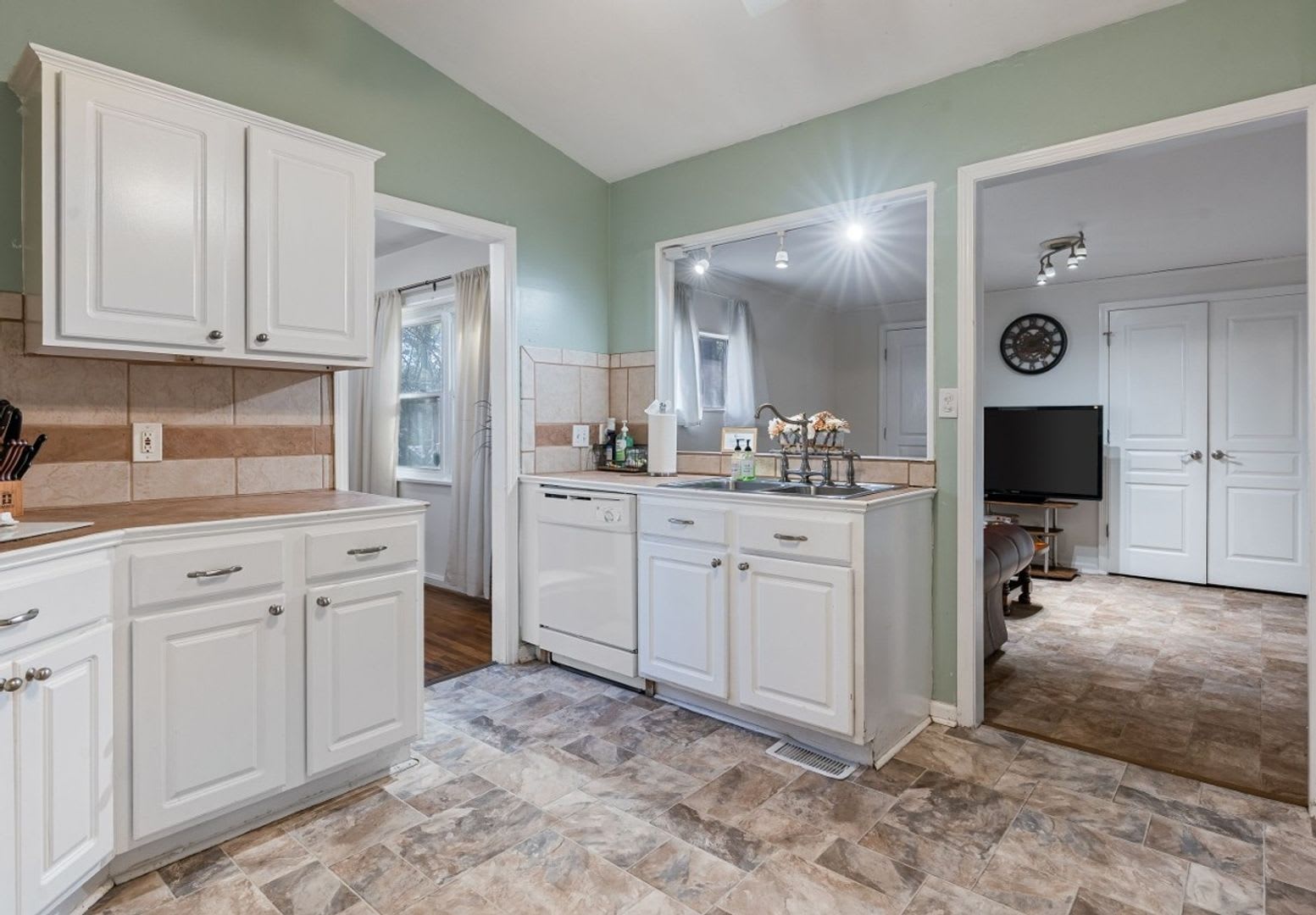 Charming 3Br 2Bath House In Birmingham W Hot Tub – photo 5