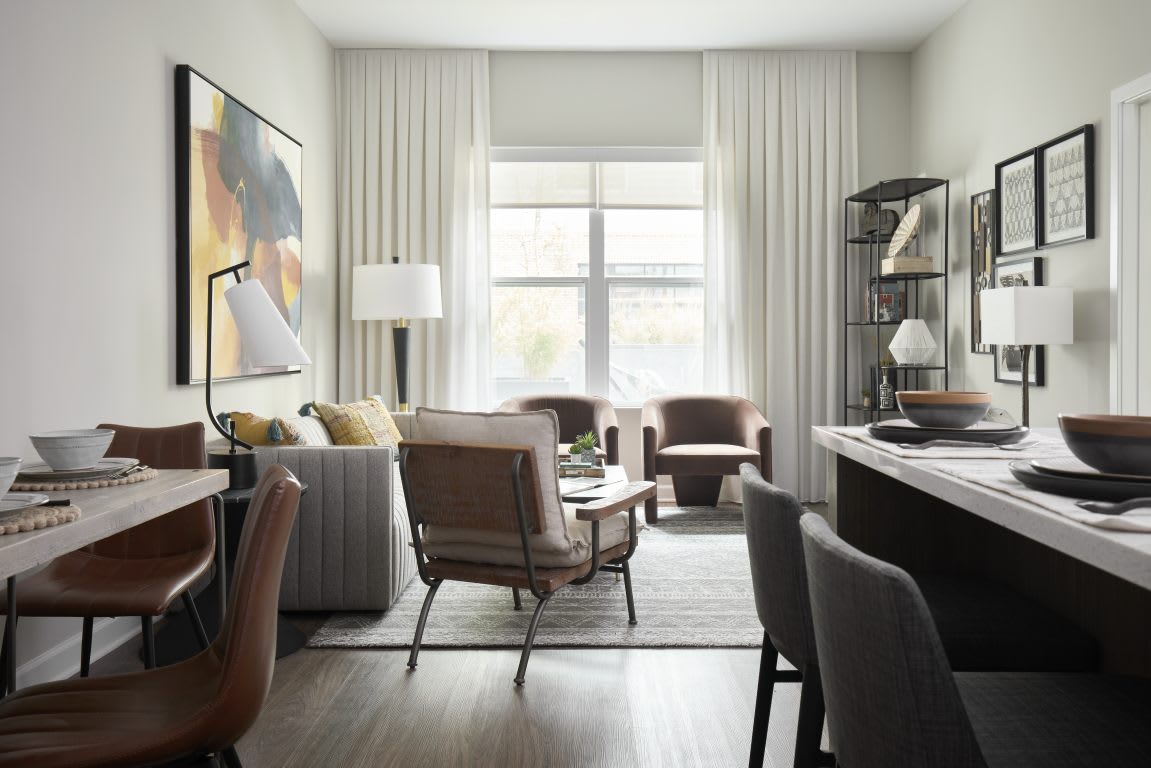 Sloan Clarendon – photo 4