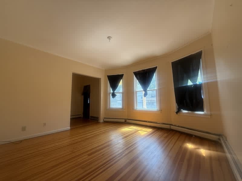 635 Myrtle Avenue – photo 4