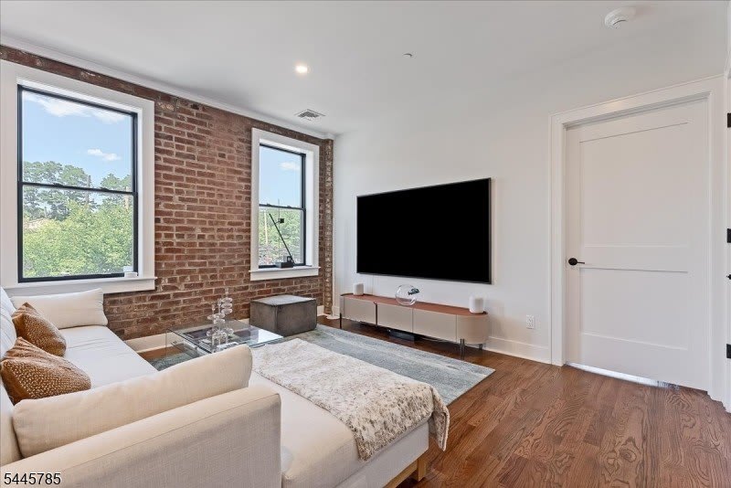 35 37 Main St 3B – photo 5