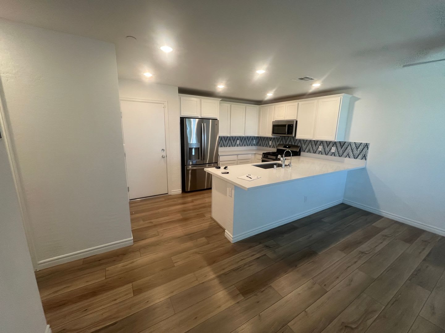 3 bedroom Townhome- Northwest – photo 2