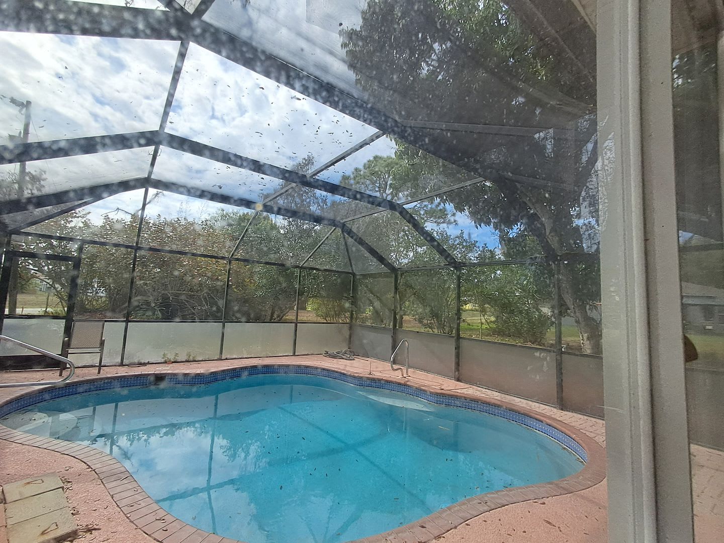 SECTION 8!!! 3/2 pool home with 2 BONUS ROOMS AVAILABLE 09/01/2026 – photo 2