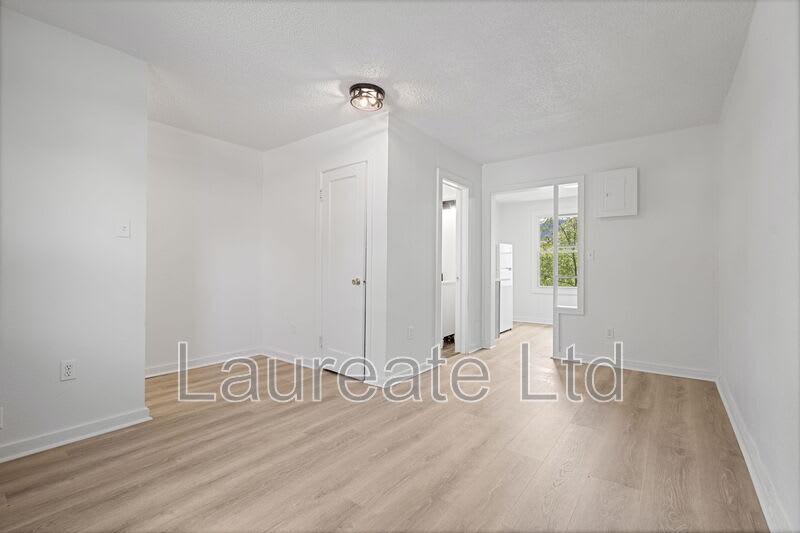 2631 W Pikes Peak Ave – photo 4