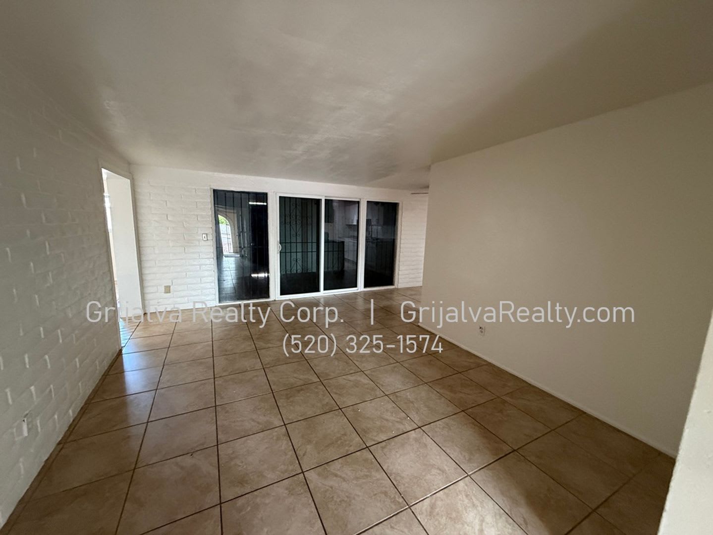 East Side 5 Bedroom, 2 Bath House for Rent *MOVE-IN SPECIAL* (Stella/Kolb) – photo 3