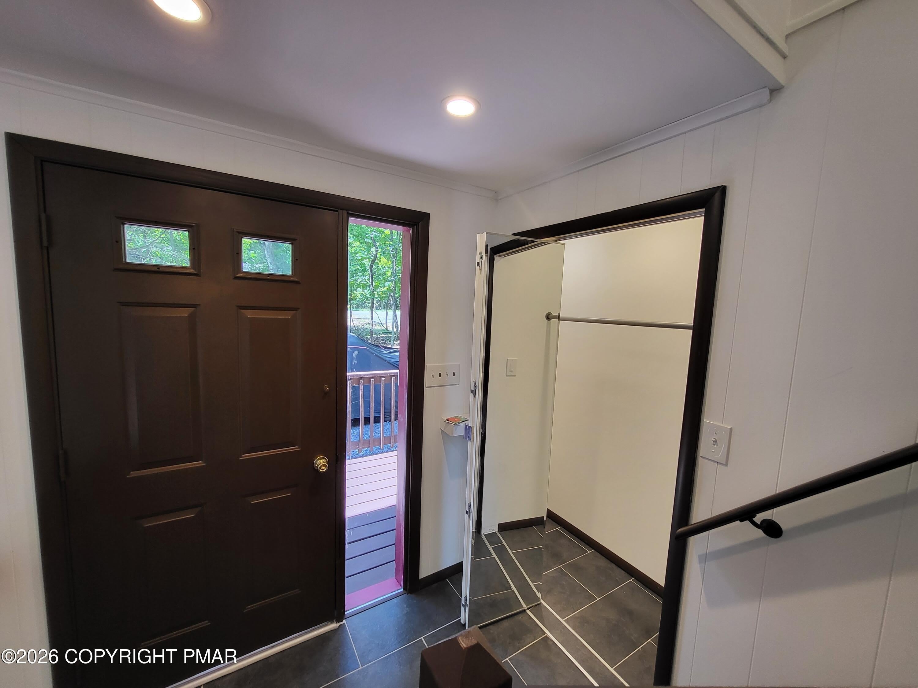 548 Clubhouse Drive – photo 3