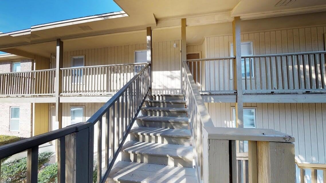 1863 Norwood Court – photo 2