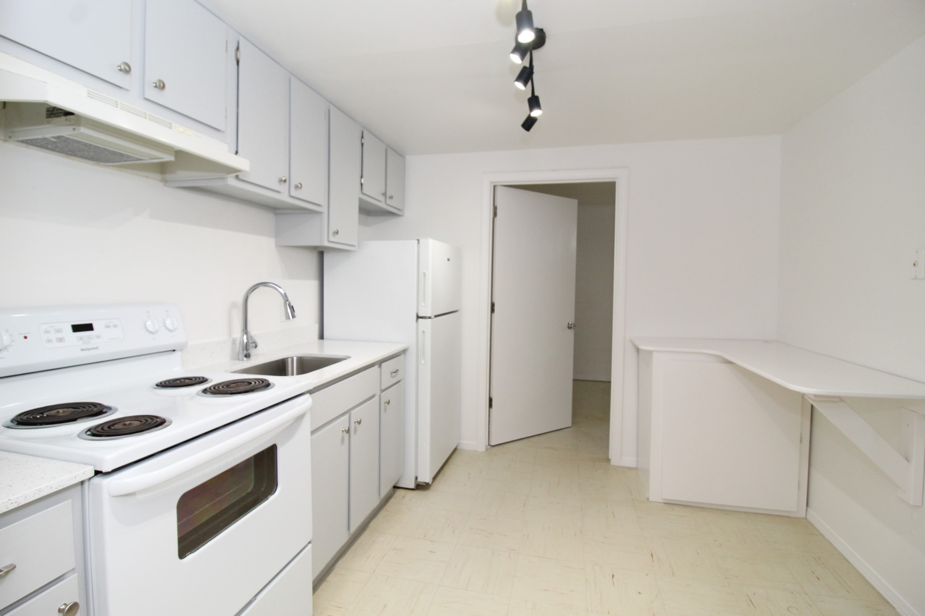 652 West Adams Street – photo 3