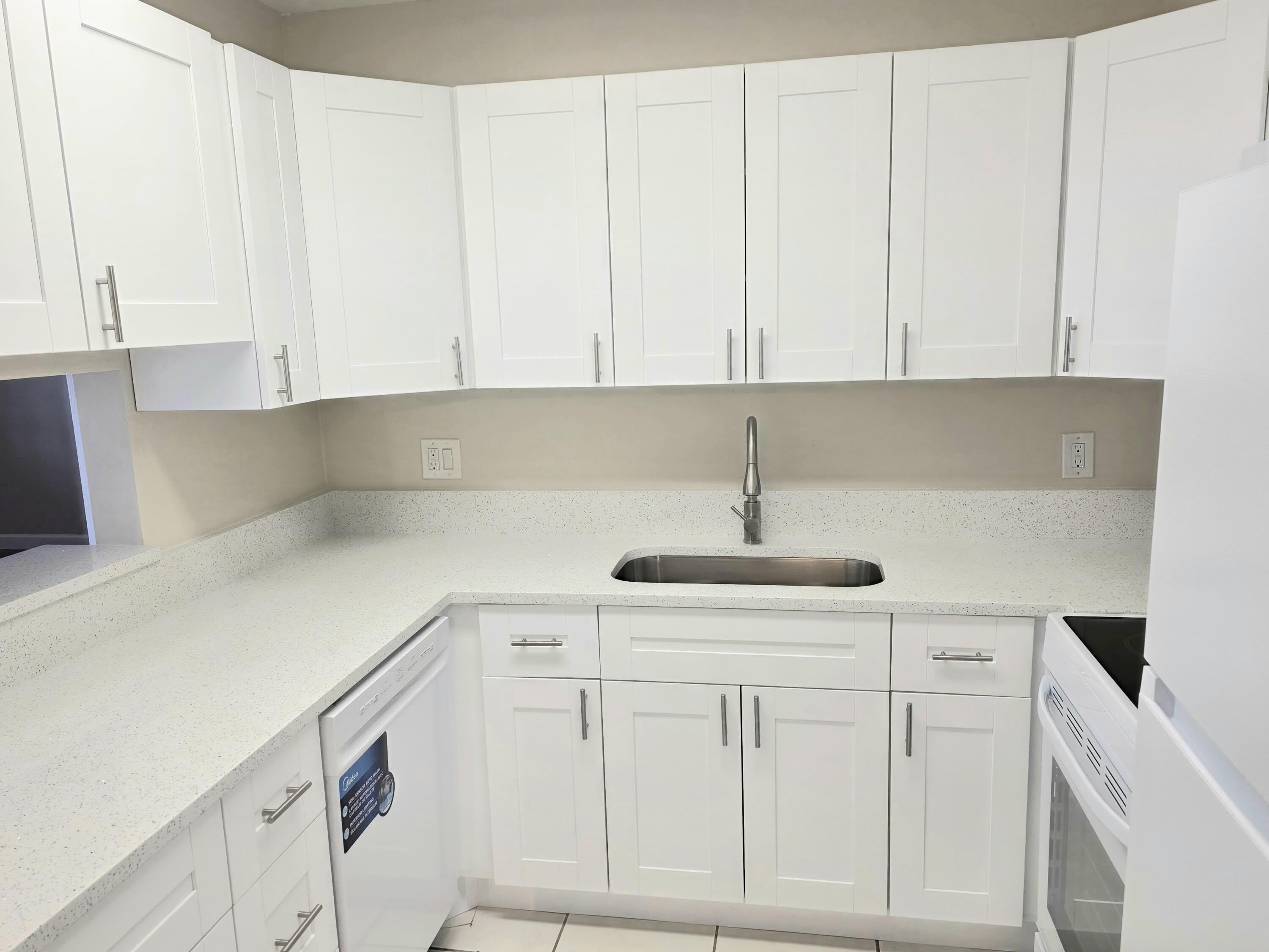 495 SE 8th Street – photo 3