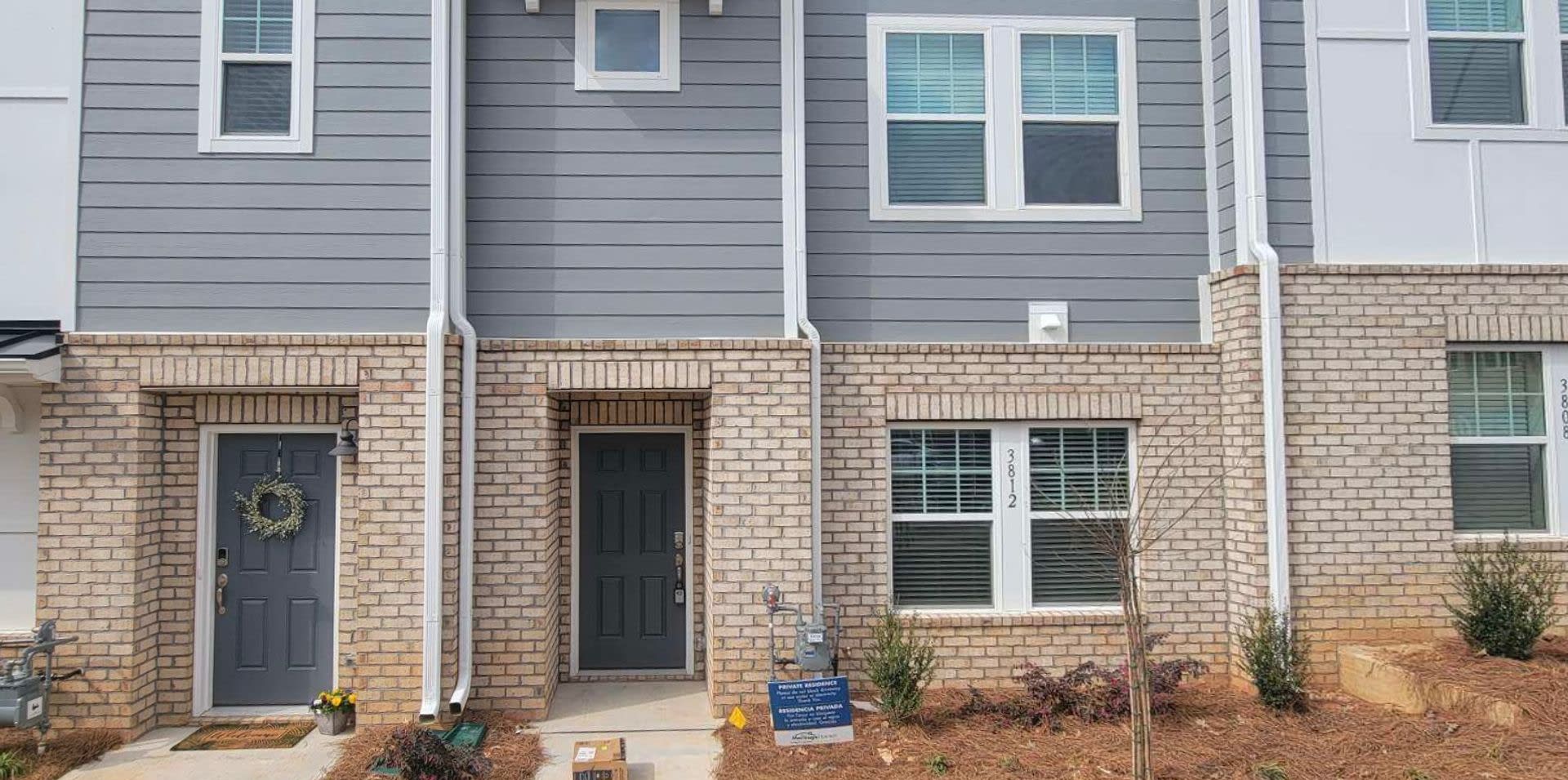 Room in 4 Bedroom Townhome at Memorial Pkwy – photo 1