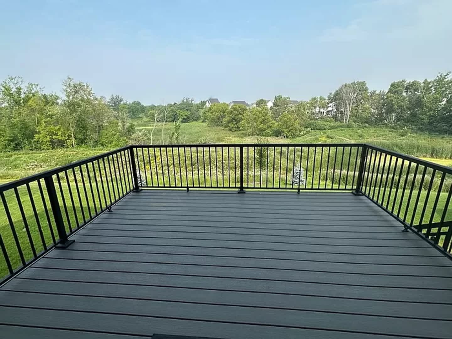 Gorgeous 5 Bedroom, 3.5 Bath Single Family Home w/Sun Deck! – photo 4