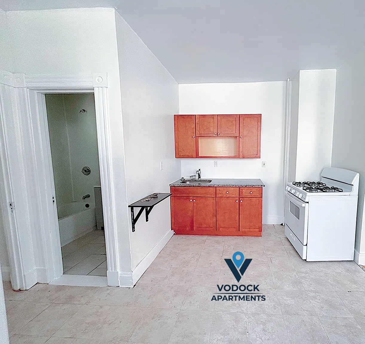 82 Rowe Ave – photo 2