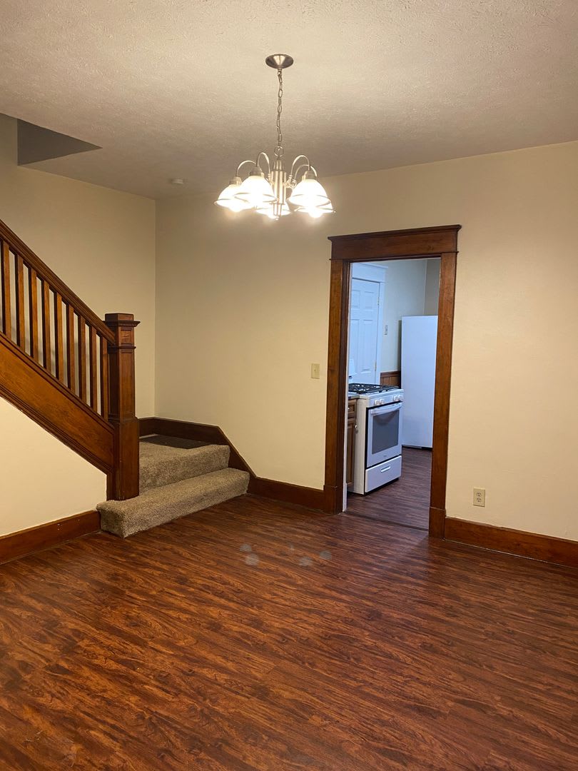 706 N. Ward – photo 2
