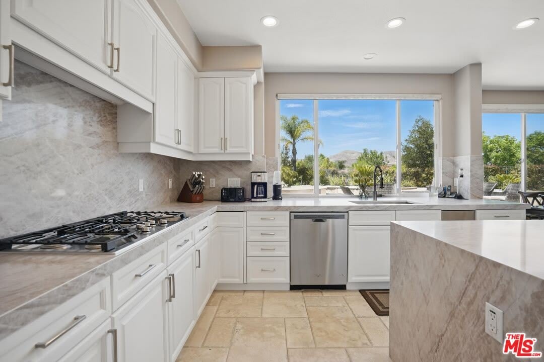4040 Leighton Point Rd – photo 4