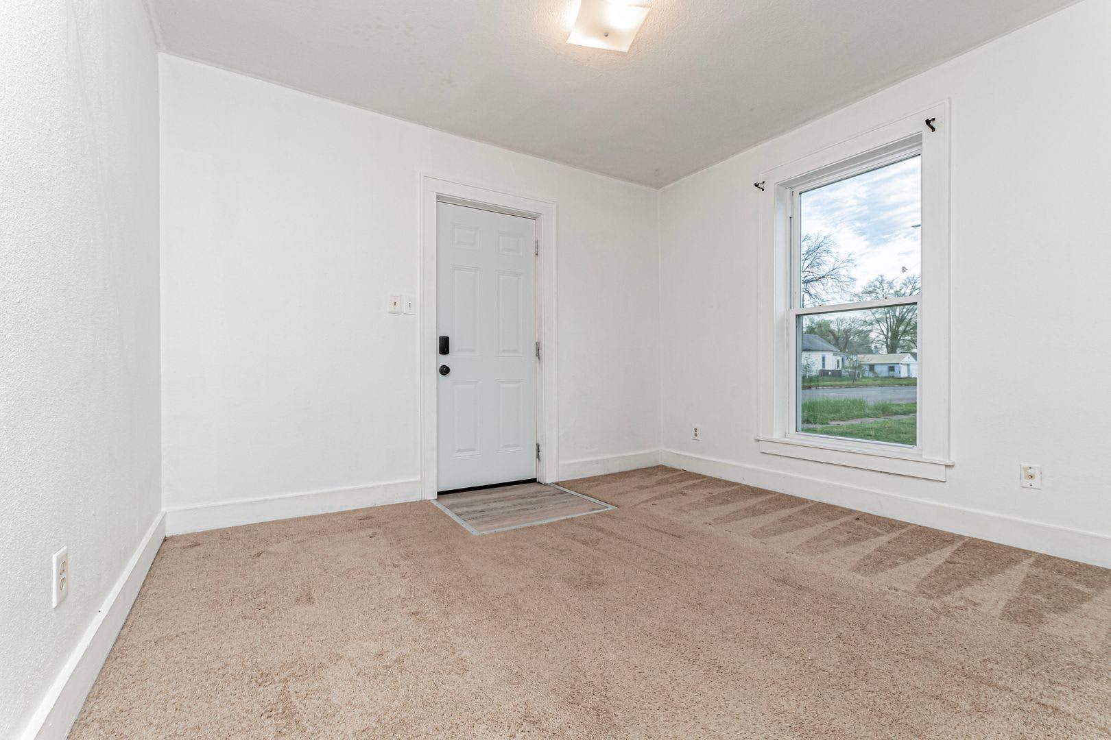 Please View 3D Virtual Walk-Through Before Scheduling a Showing – photo 4