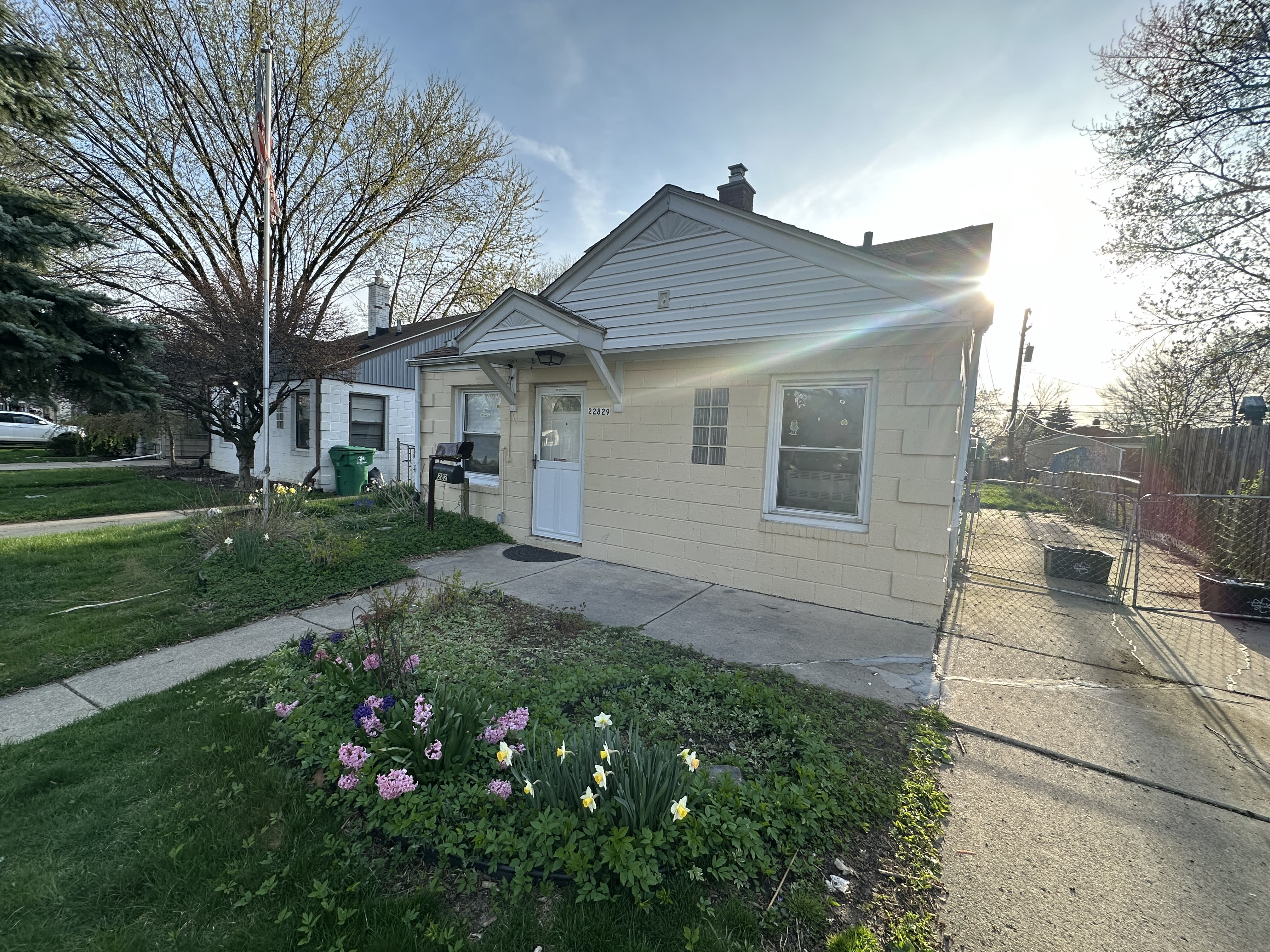 22829 Rosalind Ave – photo 1